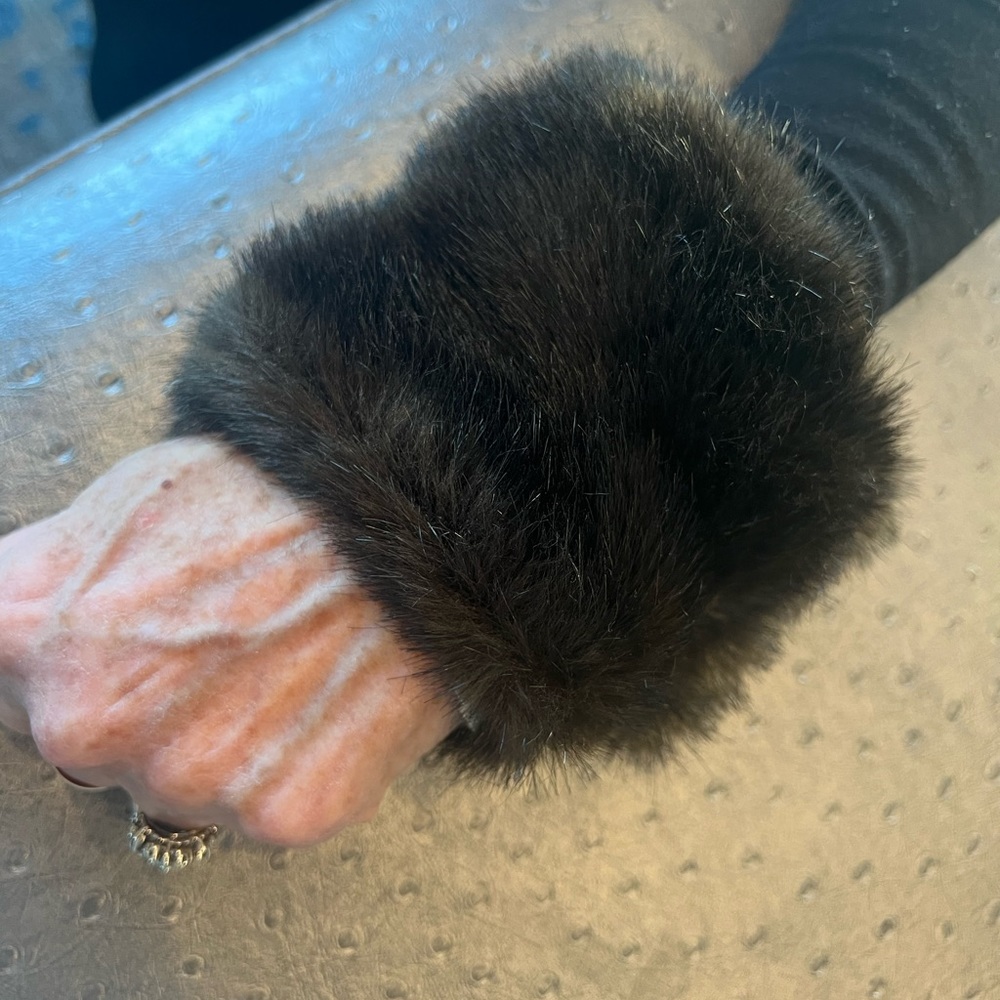Faux fur brown cuffs